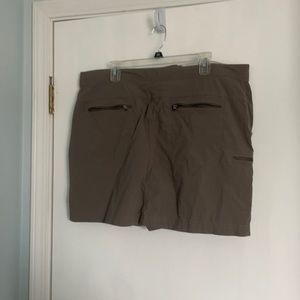 LLBean size 20reg skort